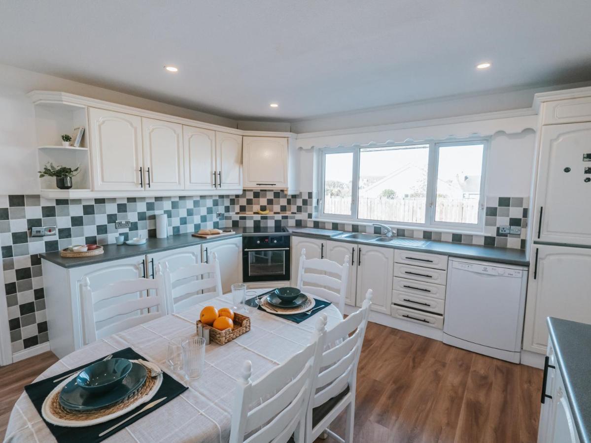 Tideaway - Cosy Seaside Village Bungalow Near Beach Castlerock Esterno foto